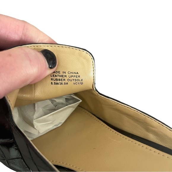 Michael Kors Embossed Leather Mules Slide On Clog Black Small Heel Size 6.5 - Picture 9 of 9